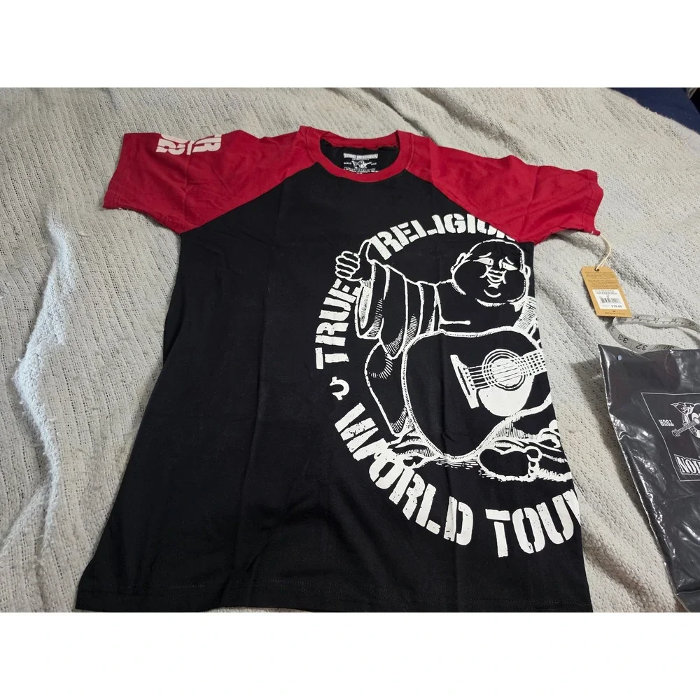 True Religion Mens World Tour Buddha Raglan T-Shirt Black Red M M40AS95EJK
